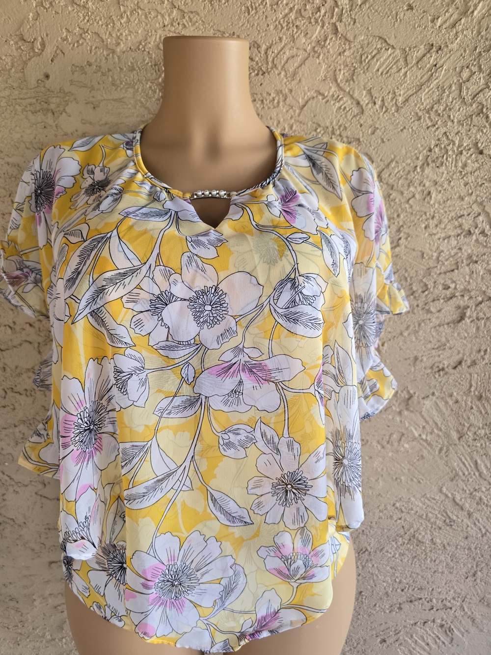 Notation Yellow Floral Keyhole Women’s Blouse